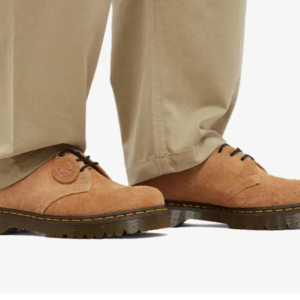 Made in ENGLAND DR. MARTENS 1461 BEX OXFORD IN Sandy Tan Tufted Suede MSRP$275